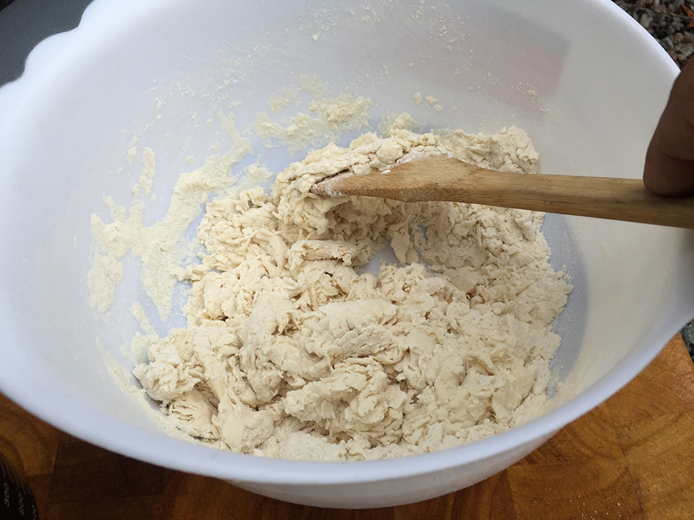 How to make Damper in a Camp Oven Snowys Blog