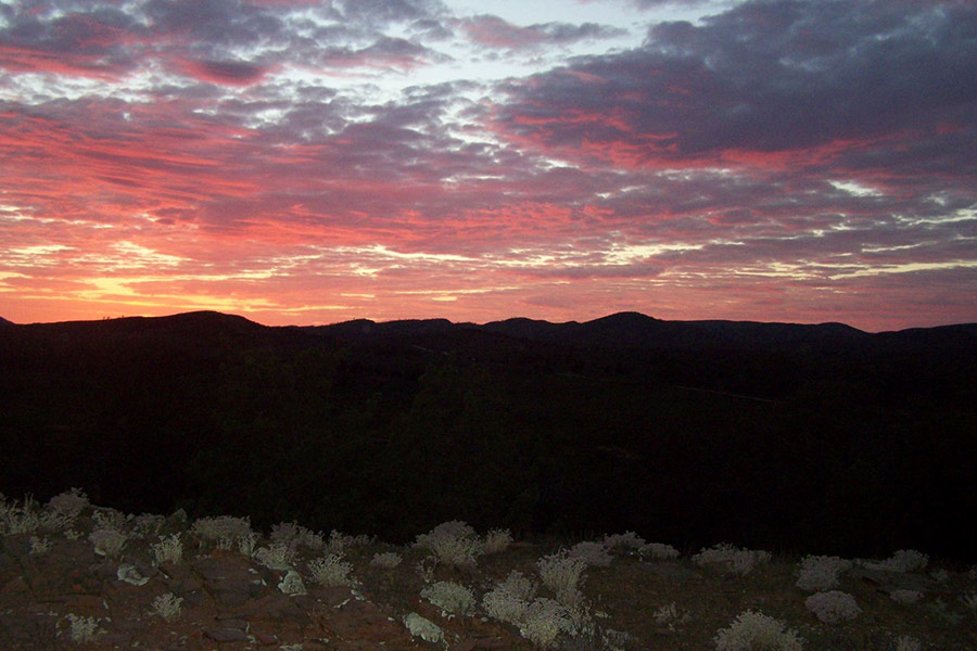 Sunrise over the Flinders Ranges Camping