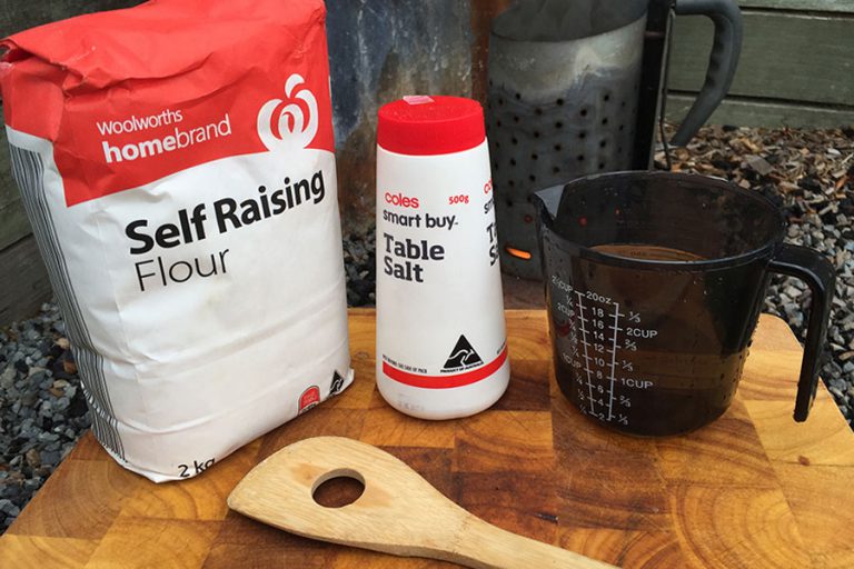 How to make the perfect damper in a camp oven 6 Easy Steps