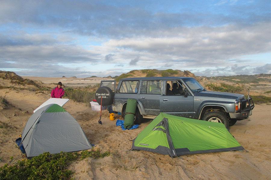 Simple-camping-along-the-Ocean-Beach