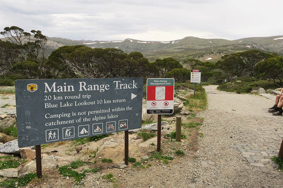 The sign at the beginning of the Main Range Track from Charlotte Pass