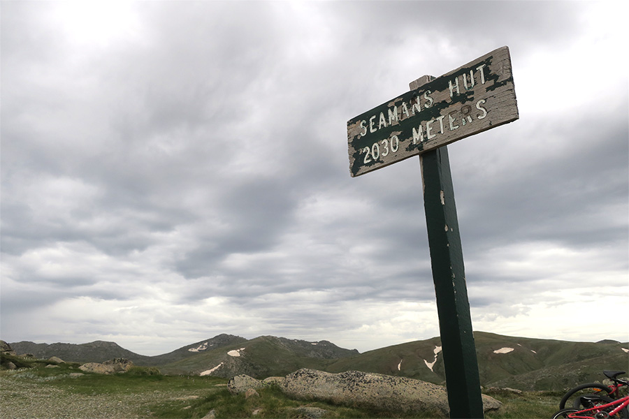 Sign stating 2030 metres walk to Seaman's Hut