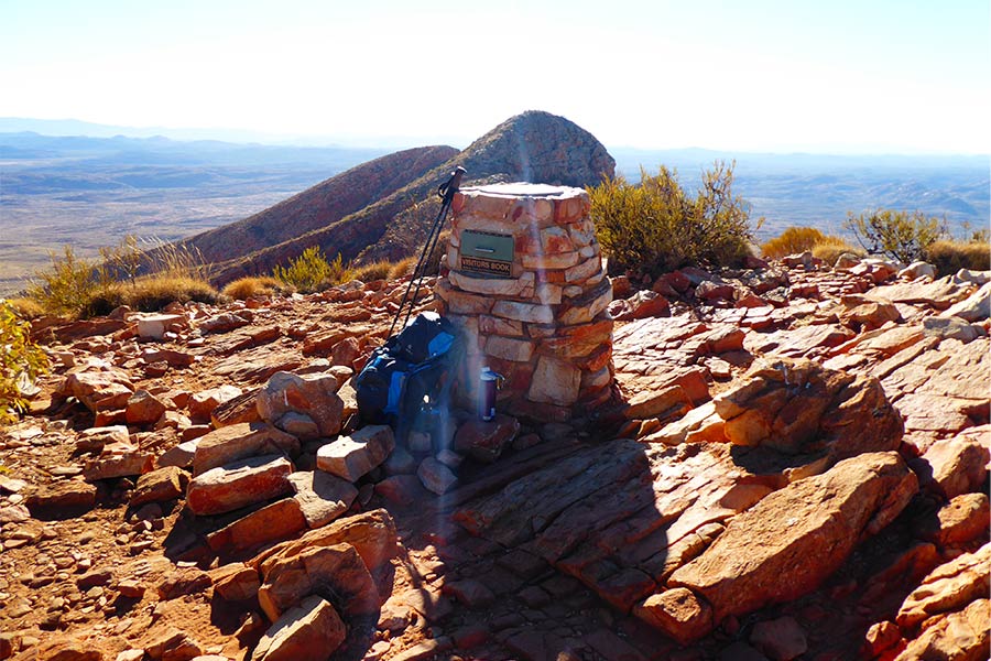 Cairn-at-the-top-of-Mt-Sonder