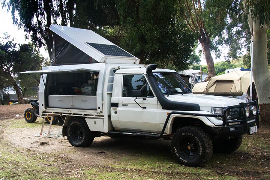 Rooftop tent attached to 4WD