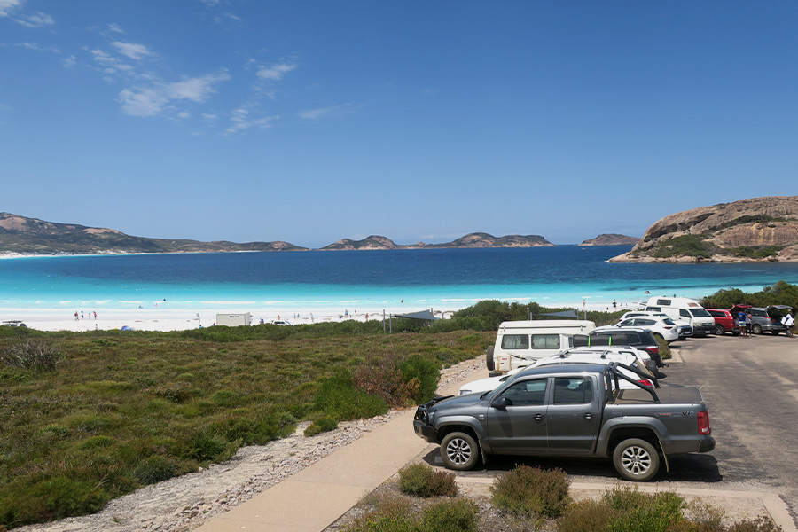 The stunning surrounds of Lucky Bay with carpark off to the right.
