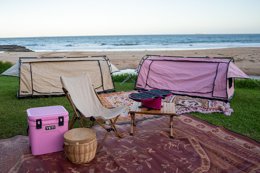 The OZtrail Sundowner range is available in both a 900 and 1550 model